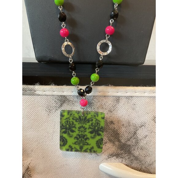 2 Colorful Beaded Necklace With Green & Pink Pendants - Picture 2 of 4